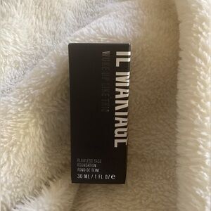 IL MAKIAGE #40 Woke Up Like This Flawless Foundation (New)